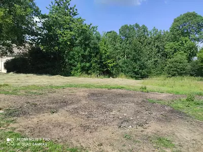 Terrain à bâtir, 1 090 m²