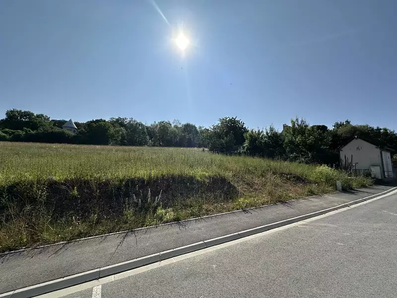 Terrain à bâtir, 700 m² - Neufmoutiers-en-Brie (77610)