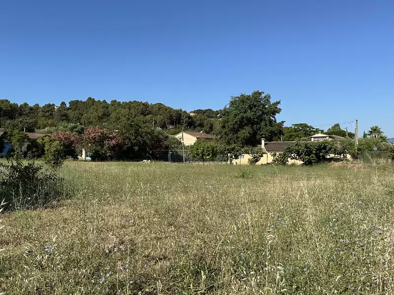 Terrain à bâtir, 470 m² - Pierrefeu-du-Var (83390)
