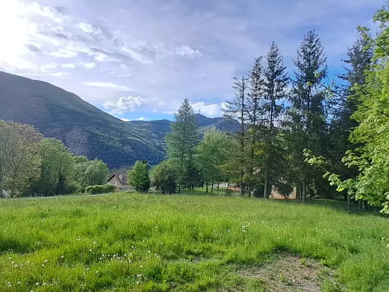Terrain à bâtir, 684 m² - Saint-Etienne-le-Laus (05130)