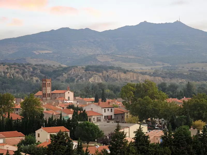 Terrain à bâtir, 644 m² - Néfiach (66170)