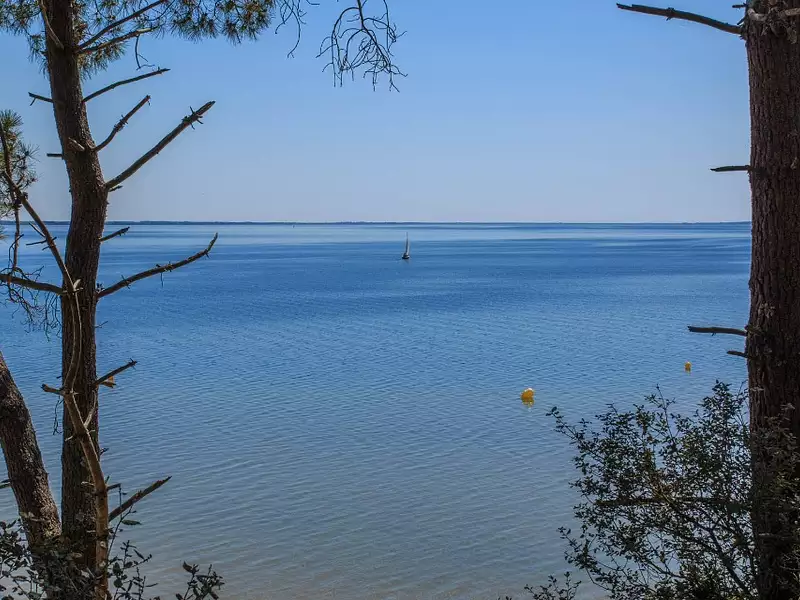 Terrain à bâtir, 689 m² - Hourtin (33990)