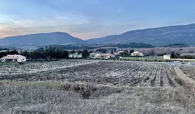 Terrain à bâtir, 2 500 m²