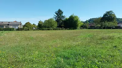 Terrain à bâtir, 1 090 m²