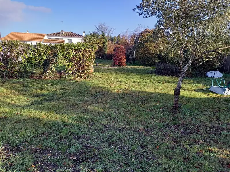 Terrain à bâtir, 580 m² - Saujon (17600)