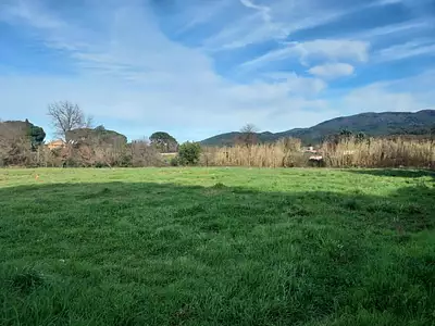 Terrain à bâtir, 823 m²