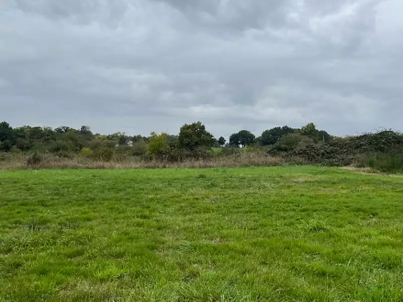 Terrain à bâtir, 383 m² - Alençon (61000)