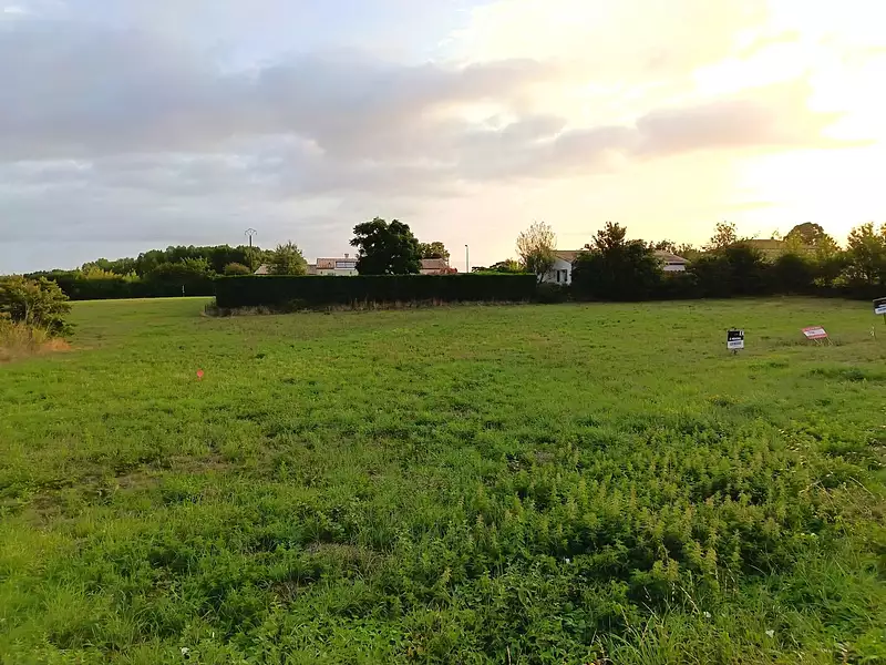 Terrain à bâtir, 1 086 m² - Champagne (17620)