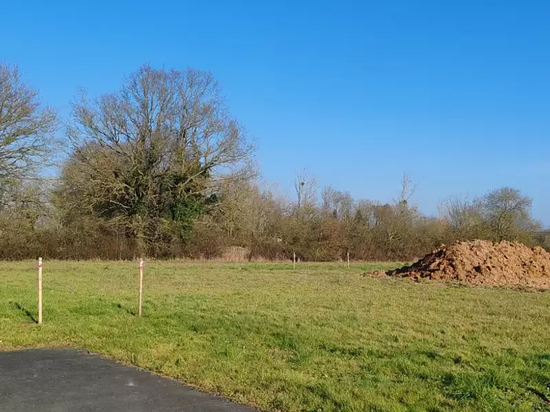 Terrain à bâtir, 658 m² - Saint-Paul-du-Bois (49310)