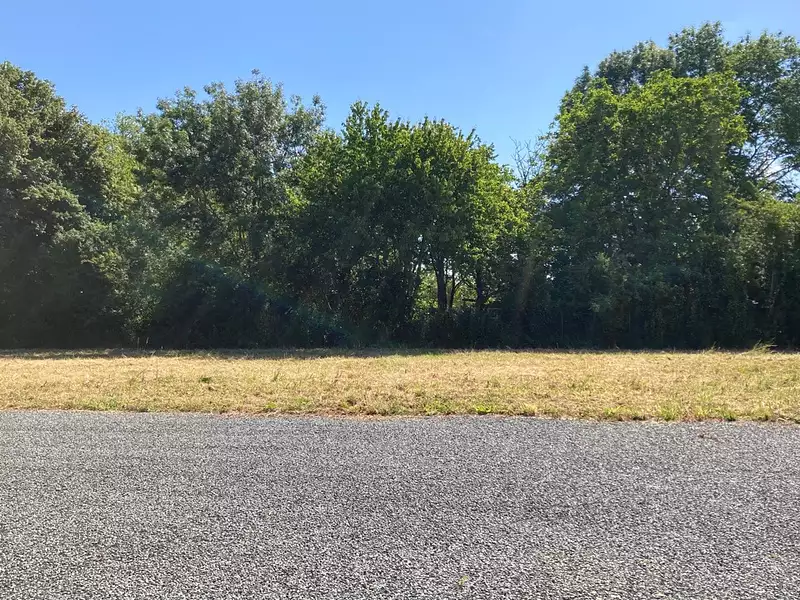 Terrain à bâtir, 627 m² - Saint-Vaize (17100)