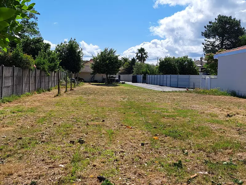 Terrain à bâtir, 465 m² - Léognan (33850)