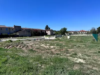 Terrain à bâtir, 192 m²