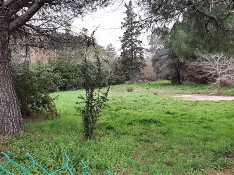 Terrain à bâtir, 750 m² - Le Muy (83490)