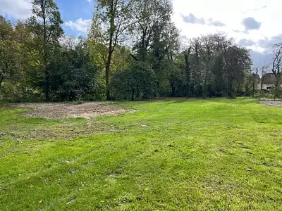 Terrain à bâtir, 2 000 m²