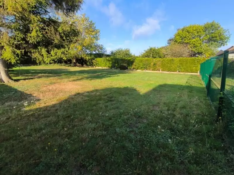 Terrain à bâtir, 701 m² - Le Vaudreuil (27100)