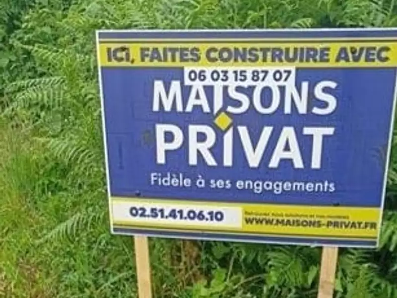 Terrain à bâtir, 468 m² - La Roche-sur-Yon (85000)