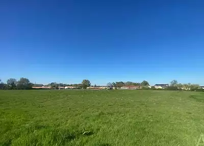 Terrain à bâtir, 390 m²