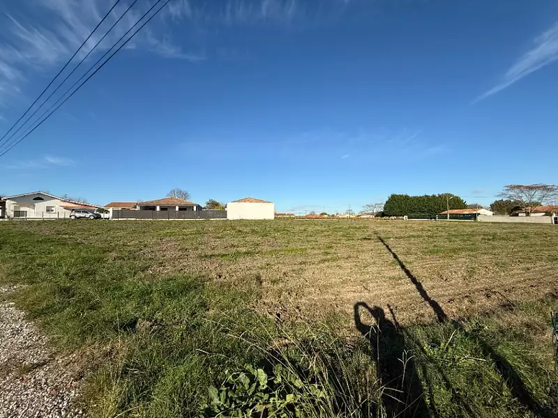 Terrain à bâtir, 805 m² - Cussac-Fort-Médoc (33460)