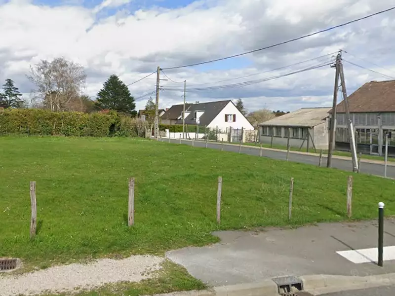 Terrain à bâtir, 709 m² - Marigny-les-Usages (45760)