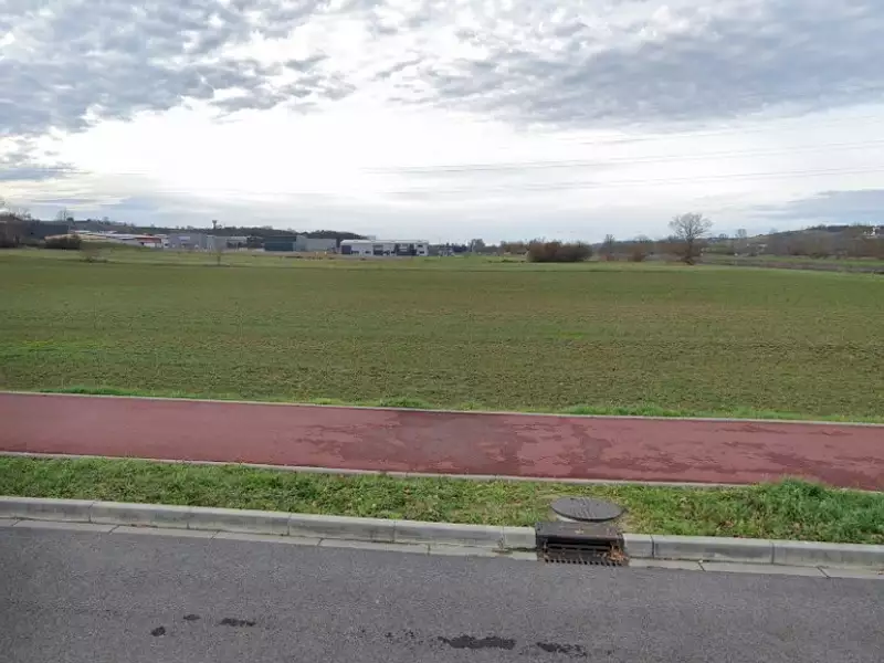 Terrain à bâtir, 400 m² - Sainte-Foy-d'Aigrefeuille (31570)