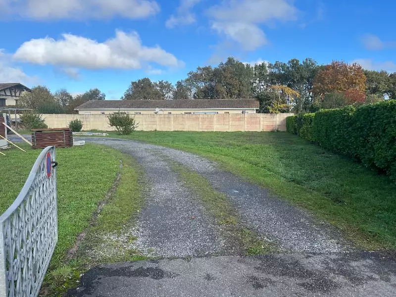 Terrain à bâtir, 745 m² - Biganos (33380)