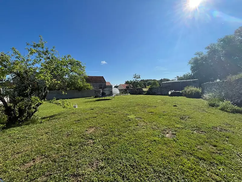 Terrain à bâtir, 600 m² - Bussières (77750)