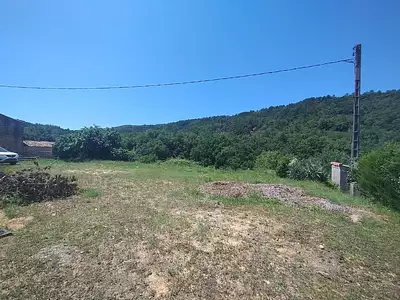 Terrain à bâtir, 1 600 m²