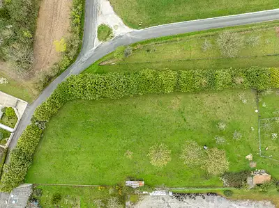 Terrain à bâtir, 2 084 m²
