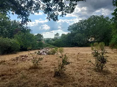 Terrain à bâtir, 2 100 m²