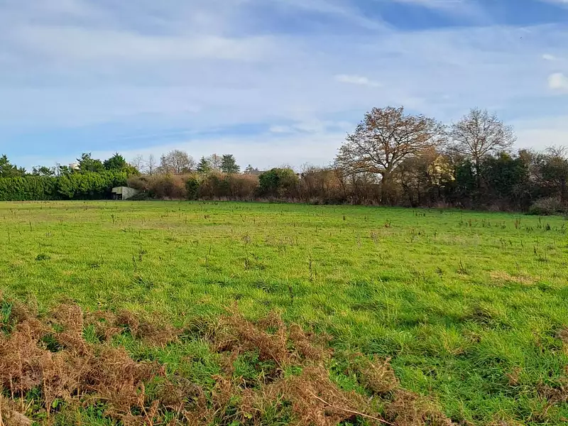 Terrain à bâtir, 384 m² - Val d'Erdre-Auxence (49370)