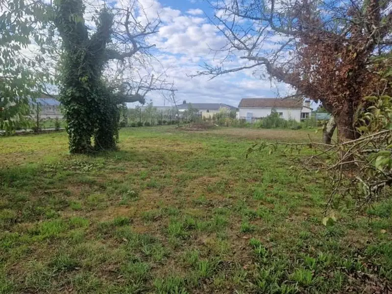 Terrain à bâtir, 670 m² - Longueville (47200)