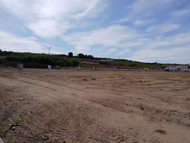 Terrain à bâtir, 303 m² - Sauvian (34410)