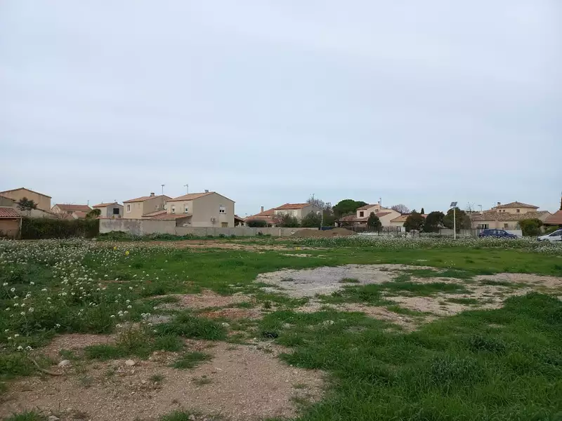 Terrain à bâtir, 807 m² - Lunel (34400)