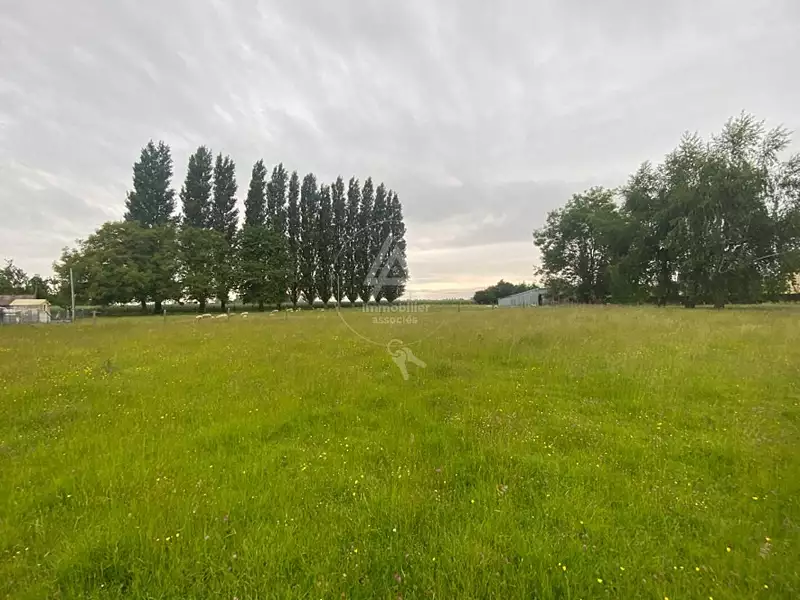 Terrain à bâtir, 1 800 m² - Rougemontiers (27350)