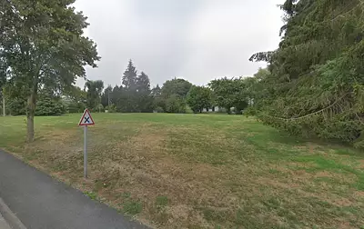 Terrain à bâtir, 703 m²