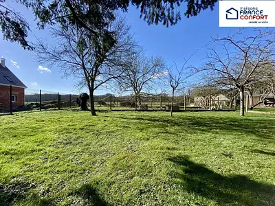 Terrain à bâtir, 1 077 m²