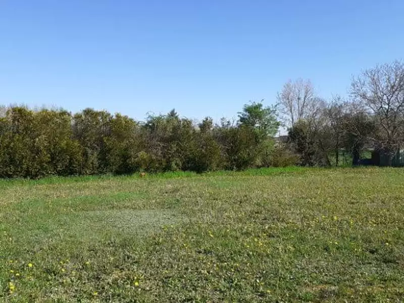 Terrain à bâtir, 900 m² - Champigny en Rochereau (86170)