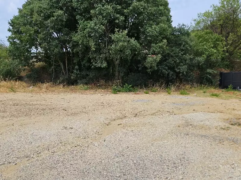 Terrain à bâtir, 559 m² - Cadenet (84160)