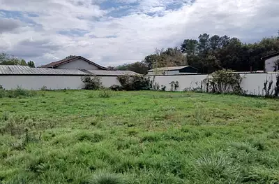 Terrain à bâtir, 824 m²