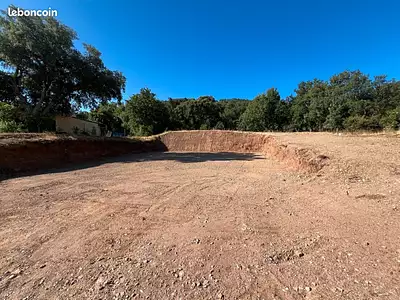 Terrain à bâtir, 652 m²