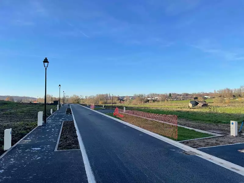 Terrain à bâtir, 819 m² - Chaumont-en-Vexin (60240)