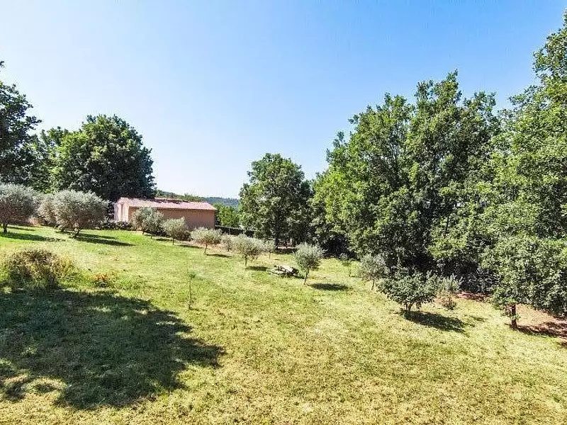 Terrain à bâtir, 2 060 m² - Brue-Auriac (83119)