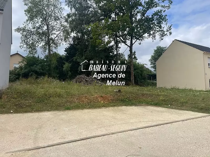 Terrain à bâtir, 352 m² - Vaux-le-Pénil (77000)