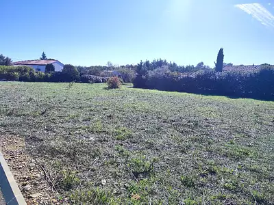 Terrain à bâtir, 1 100 m²