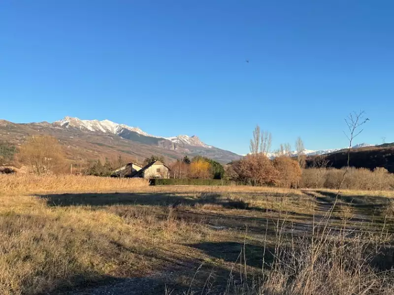 Terrain à bâtir, 590 m² - Gap (05000)