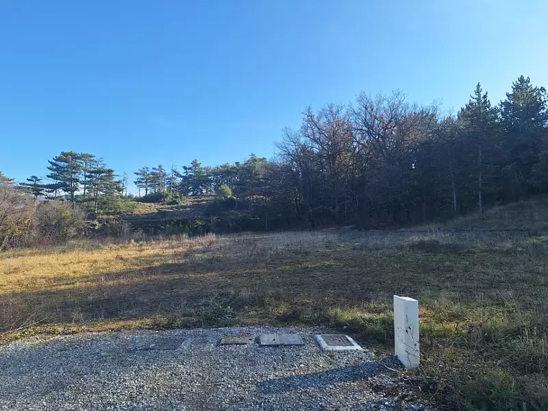 Terrain à bâtir, 815 m² - Aubignosc (04200)