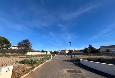 Terrain à bâtir, 718 m²