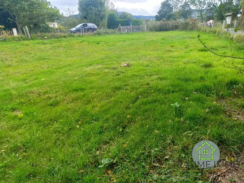 Terrain à bâtir, 750 m² - Saint-Julien-Chapteuil (43260)