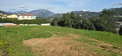 Terrain à bâtir, 811 m²