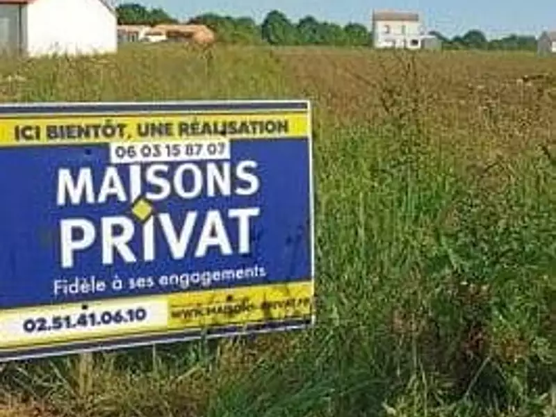 Terrain à bâtir, 253 m² - La Roche-sur-Yon (85000)